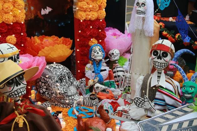 UNAM Mega Offering Day Of The Dead 2024 An offering on the occasion of the Day of the Dead is seen during the twenty-seventh edition of the University Day of the Dead Festival Mega Ofrenda UNAM 2024, Mexico seen through the lens, on the esplanade and parking lot of the UNIVERSUM, Museum of Sciences of the National Autonomous University of Mexico (UNAM) south of Mexico City, Mexico, on November 1, 2024. This year, this Mega Ofrenda is dedicated to Mexican cinema and can be visited from November 1 to 3, 2024. MÃ xico City Mexico  Copyright: xJosexLuisxToralesx originalFilename: torales-notitle241101_npWIl.jpg