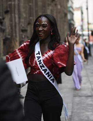 November 1, 2024, Mexico City, Meico City, Mexico: JUDITH PETER NGUSA,Miss Tanzania..Some Miss Universe participants dressed as catrinas this Friday, in their first appearance in Mexico City, to support a foundation that helps vulnerable people..The 73rd edition of Miss Universe will be held on November 16 in Mexico and 130 countries are expected to participate in this pageant, a record for the organization. Mexico City Mexico - ZUMAn296 20241101_zip_n296_014 Copyright: xJorgexNunezx