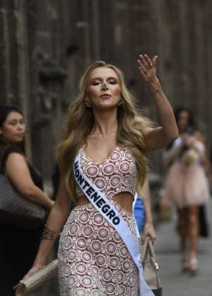November 1, 2024, Mexico City, Meico City, Mexico: ROMINA IVEZAJ, Miss Montenegro..Some Miss Universe participants dressed as catrinas this Friday, in their first appearance in Mexico City, to support a foundation that helps vulnerable people..The 73rd edition of Miss Universe will be held on November 16 in Mexico and 130 countries are expected to participate in this pageant, a record for the organization. Mexico City Mexico - ZUMAn296 20241101_zip_n296_023 Copyright: xJorgexNunezx