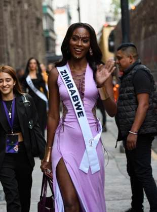 November 1, 2024, Mexico City, Meico City, Mexico: SAKHILE DUBE, Miss Zimbabwe..Some Miss Universe participants dressed as catrinas this Friday, in their first appearance in Mexico City, to support a foundation that helps vulnerable people..The 73rd edition of Miss Universe will be held on November 16 in Mexico and 130 countries are expected to participate in this pageant, a record for the organization. Mexico City Mexico - ZUMAn296 20241101_zip_n296_028 Copyright: xJorgexNunezx