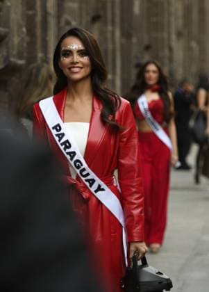 November 1, 2024, Mexico City, Meico City, Mexico: NAOMI MENDEZ,Miss Paraguay..Some Miss Universe participants dressed as catrinas this Friday, in their first appearance in Mexico City, to support a foundation that helps vulnerable people..The 73rd edition of Miss Universe will be held on November 16 in Mexico and 130 countries are expected to participate in this pageant, a record for the organization. Mexico City Mexico - ZUMAn296 20241101_zip_n296_031 Copyright: xJorgexNunezx