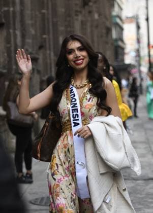 November 1, 2024, Mexico City, Meico City, Mexico: CLARA SHA, Miss Indonesia..Some Miss Universe participants dressed as catrinas this Friday, in their first appearance in Mexico City, to support a foundation that helps vulnerable people..The 73rd edition of Miss Universe will be held on November 16 in Mexico and 130 countries are expected to participate in this pageant, a record for the organization. Mexico City Mexico - ZUMAn296 20241101_zip_n296_037 Copyright: xJorgexNunezx