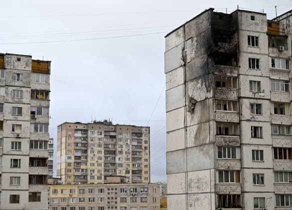 News Themen der Woche KW44 News Bilder des Tages KYIV, UKRAINE - NOVEMBER 2, 2024 - Apartments on the top two floors of a 16-storey residential building in the Sviatoshynskyi district are damaged by a fire caused by falling Russian drone debris, Kyiv, capital of Ukraine. As reported, eighteen people were evacuated and one person (policeman) was injured. Kyiv apartment block damaged by Russian drone attack  Copyright: xSerhiixChuzavkovx