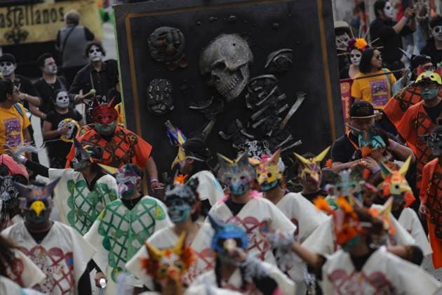Participants taking part during the 2024 Annual Day of the Dead Mega Parade at Reforma Avenue with a route from Chapultepec to the main square Zocalo as part of Mexican Dia de Muertos celebrations. on November 2, 2024 in Mexico City, Mexico. Mexico City Mexico - ZUMAe321 20241102_zia_e321_027 Copyright: xIanxRoblesx