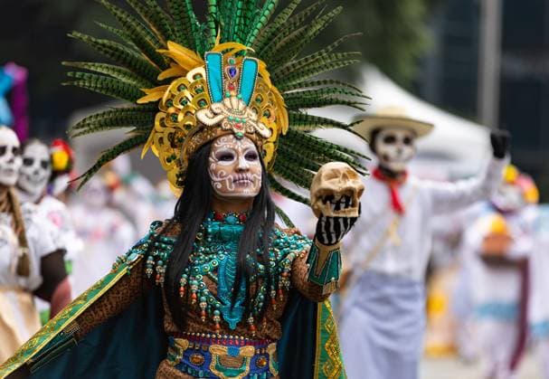 (241103) -- MEXICO CITY, Nov. 3, 2024 -- People in costumes and facial makeup participate in the Day of the Dead Parade in downtown Mexico City, capital of Mexico, on Nov. 2, 2024. ) MEXICO-MEXICO CITY-DAY OF THE DEAD-PARADE LixMengxin 