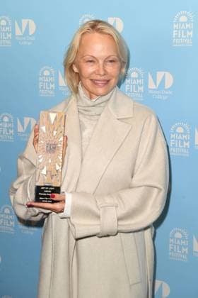 Bilder des Jahres 2024, Entertainment 11 November Entertainment Themen der Woche KW44 Entertainment Bilder des Tages MIAMI BEACH, FL - NOVEMBER 03: Pamela Anderson attends the screening for The Last Show Girl during The Miami Film Festival GEMS at The Regal Cinema on November 3, 2024 in Miami Beach, Florida. Copyright: xmpi04x xMediaPunchx