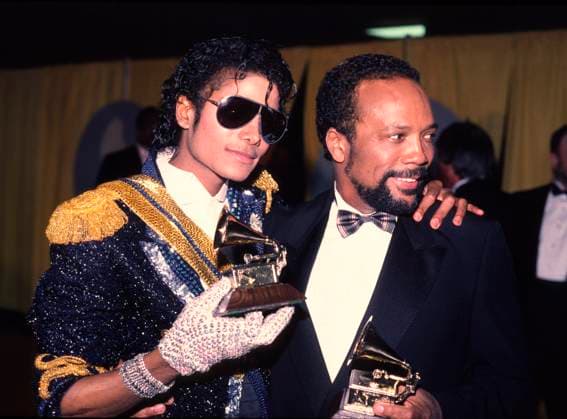 Archivbilder der Woche KW45 Michael Jackson Michael Jackson 1994 Grammy awards with Quincy Jones, Credit:Chris Walter Avalon U.K, Los Angeles  Copyright: xChrisxWalterx xAvalonx 0516554164