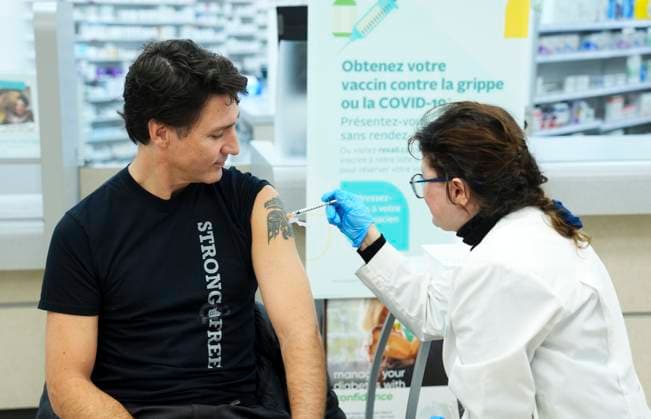 November 4, 2024, Ottawa, On, Canada: Prime Minister Justin Trudeau receives his COVID-19 booster shot in Ottawa on Monday, Nov. 4, 2024. Trudeau also received his annual flu shot. Ottawa Canada  - ZUMAc35_ 20241104_zaf_c35_002 Copyright: xSeanxKilpatrickx