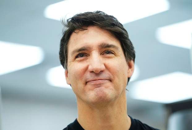 November 4, 2024, Ottawa, On, Canada: Prime Minister Justin Trudeau receives his annual flu shot and COVID-19 booster shot in Ottawa on Monday, Nov. 4, 2024. Ottawa Canada  - ZUMAc35_ 20241104_zaf_c35_005 Copyright: xSeanxKilpatrickx