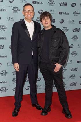 The MITS Awards at Grosvenor House in London, UK, on 4th November 2024 Jason Iley MBE, Chairman and CEO of Sony Music UK & Ireland and Jake Bugg at the MITS Awards at Grosvenor House in London, UK, on 4th November 2024, Credit:James Shaw Avalon UNITED KINGDOM, LONDON, London  Copyright: xJamesxShawx xAvalonx 0930465596