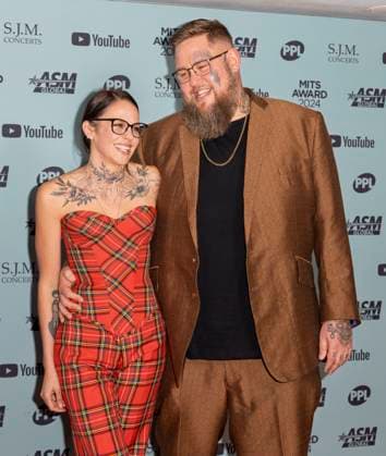 The MITS Awards at Grosvenor House in London, UK, on 4th November 2024 Zoe Beardsall, Rag n Bone Man at the MITS Awards at Grosvenor House in London, UK, on 4th November 2024, Credit:James Shaw Avalon UNITED KINGDOM, LONDON, London  Copyright: xJamesxShawx xAvalonx 0930466144