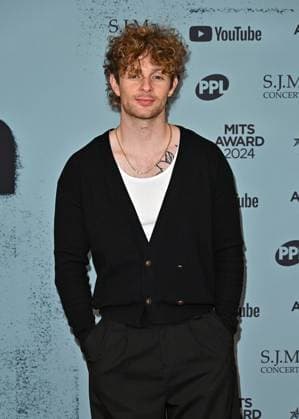 Music Industry Trusts Awards in London Tom Grennan attends the Music Industry Trusts Awards 2024 (MITS Award 2024) at the Grosvenor House Hotel in London, England. UK. Monday 4th November 2024 - Copyright: xJamesxWarrenx adsj7037