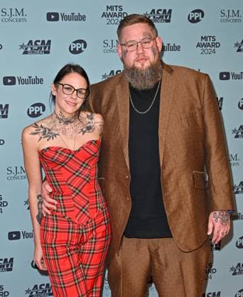 Music Industry Trusts Awards in London Zoe Beardsal and Rag n Bone Man attends the Music Industry Trusts Awards 2024 (MITS Award 2024) at the Grosvenor House Hotel in London, England. UK. Monday 4th November 2024 - Copyright: xJamesxWarrenx adsj7028