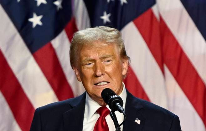 US-Wahlen 2024, Wahlparty der Republikaner in West Palm Beach US-Wahlen 2024, Wahlparty der Republikaner in West Palm Beach Former United States President Donald Trump delivers a speech from the Palm Beach Convention Center at the Trump Campaign Election Night Watch Party in West Palm Beach, Florida on Wednesday, November 6, 2024. Some news outlets have called the race in favor of the former president and others have not yet made a decision.  FLP20241105125 JOExMARINO