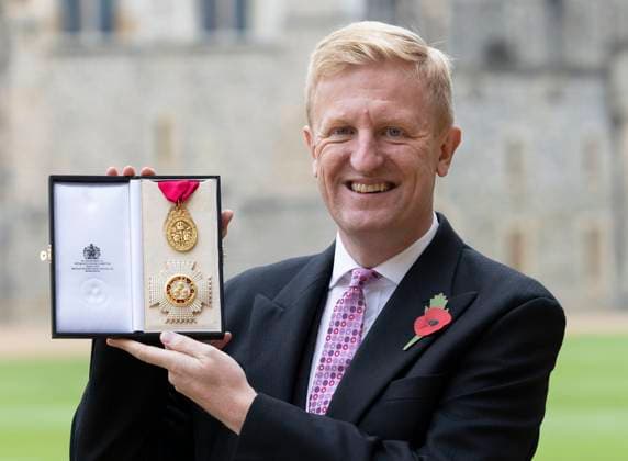 Investiture at Windsor Castle Image Licensed to i-Images Picture Agency. 06 11 2024. Windsor , United Kingdom. Sir Oliver Dowden with his Knighthood after an Investiture at Windsor Castle, United Kingdom., Credit:Stephen Lock i-Images Avalon United Kingdom, London, Windsor  Copyright: xStephenxLockx xi-Imagesx xAvalonx 0931110920