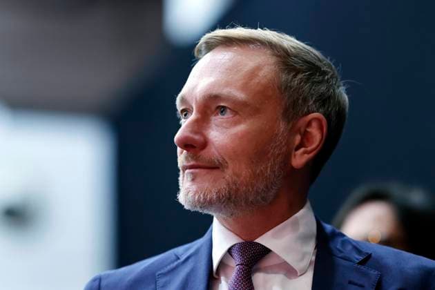 Politiker Christian Lindner (FDP), Bundesminister für Finanzen, spricht beim Bürgerdialog JETZT im Bürgerhaus Stollwerck. Olaf Scholz hat den Bundesfinanzminister nach einer Krisensitzung der Ampel am 6.11.2024 entlassen. Die Ampel-Regierung scheint damit Geschichte. Köln, 29.10.2024 NRW Deutschland *** Politician Christian Lindner FDP , Federal Minister of Finance, speaks at the Citizens Dialogue NOW in the Bürgerhaus Stollwerck Olaf Scholz dismissed the Federal Minister of Finance after a crisis meeting of the traffic light on 6 11 2024 The traffic light government thus seems to be history Cologne, 29 10 2024 NRW Germany Copyright: xChristophxHardtx