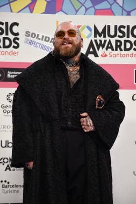Los40 Music Awards photocall in Barcelona Singer Teddy Swims during the Los40 Music Awards photocall, on November 8, 2024, in Barcelona, Catalunya Spain This years awards are completely different, as they will be in solidarity with those affected by the cold drop All those who want to participate, will be able to make donations in the form of solidarity tickets, the zero row, with a price of 5 euros each and LOS40 will buy the first 40 000 tickets worth 200 000 euros 08 NOVEMBER 2024 LOS 40 MUSIC AWARDS INFLUENCERS SINGERS CATALONIA Barcelona Catalunya Catalunya Catalunya Catalunya Espana  Copyright: xAlbertoxParedesx 6330022