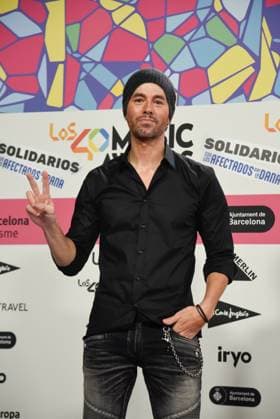 Los40 Music Awards photocall in Barcelona Singer Enrique Iglesias during the Los40 Music Awards photocall, on November 8, 2024, in Barcelona, Catalunya Spain This years awards are completely different, as they will be in solidarity with those affected by the cold drop All those who want to participate, can make donations in the form of solidarity tickets, the zero row, with a price of 5 euros each and LOS40 will buy the first 40 000 tickets worth 200 000 euros 08 NOVEMBER 2024 LOS 40 MUSIC AWARDS INFLUENCERS SINGERS CATALONIA Barcelona Catalunya Barcelona Catalunya Catalunya Espana  Copyright: xAlbertoxParedesx 6330068