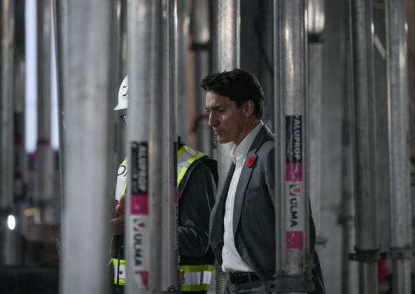 November 8, 2024, Vancouver, Bc, CANADA: Prime Minister Justin Trudeau arrives for a housing announcement at a social housing high-rise tower under construction, in Vancouver, on Friday, November 8, 2024. Vancouver CANADA  - ZUMAc35_ 20241108_zaf_c35_038 Copyright: xDarrylxDyckx