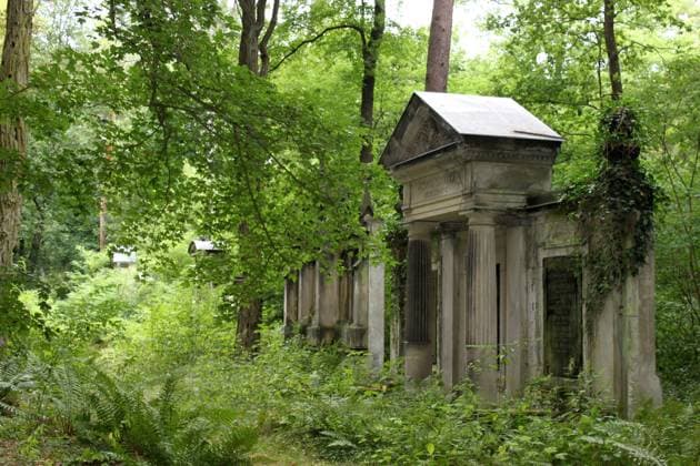 The Stahnsdorf cemetery is the burial place of practically all the great social figures of the time Stahnsdorf cemetery Crypt of the Consul Mueller family