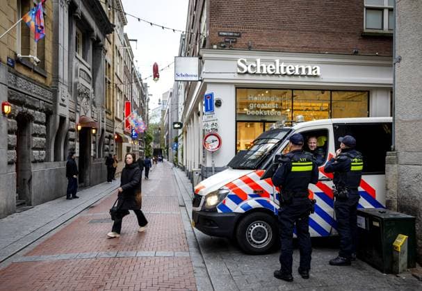 AMSTERDAM - Mobile Unit near Dam Square. Extra security measures are in place in Amsterdam due to tensions and violence surrounding supporters of Israeli soccer club Maccabi Tel Aviv. There is a ban on demonstrations throughout the capital this weekend. The entire city has also been designated a security risk area. ANP SEM VAN DER WAL netherlands out - belgium out  Copyright: xx x513036488x originalFilename: 513036488.jpg