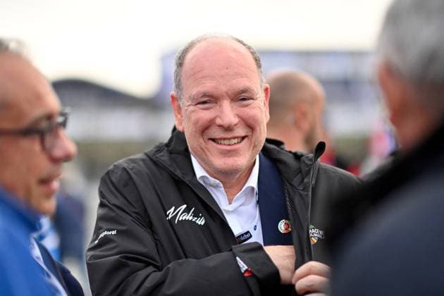 Entertainment Themen der Woche KW45 Entertainment Bilder des Tages Prince Albert II Of Monaco At Vendee Globe 2024 - France Prince Albert II of Monaco is spotted attending the Vendee Globe 2024 preparations in Les Sables d Olonne, France on November 9, 2024. The start of the single-handed, non-stop, non-assisted round-the-world yacht race is scheduled for 10 November 2024. Photo by Franck Castel ABACAPRESS.COM Les Sables d Olonne France  Copyright: xCastelxFranck ABACAx