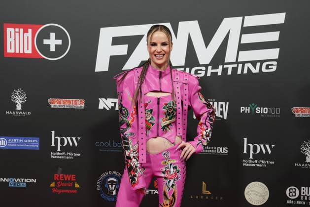 Fame Fighting 2 mit Influencern & Reality-Stars. Celine Behringer beim Fame Fighting 2 am 09.11.2024 auf dem roten Teppich im Maritim Hotel Bonn. Bonn Maritim Hotel Bonn Nordrhein-Westfalen