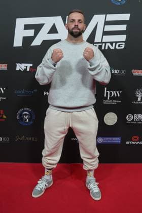 Fame Fighting 2 mit Influencern & Reality-Stars. Jakub Merlan-Jarecki beim Fame Fighting 2 am 09.11.2024 auf dem roten Teppich im Maritim Hotel Bonn. Bonn Maritim Hotel Bonn Nordrhein-Westfalen