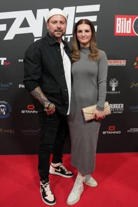 Fame Fighting 2 mit Influencern & Reality-Stars. Felix von Jascheroff mit seiner Freundin Alexandra Sophie beim Fame Fighting 2 am 09.11.2024 auf dem roten Teppich im Maritim Hotel Bonn. Bonn Maritim Hotel Bonn Nordrhein-Westfalen