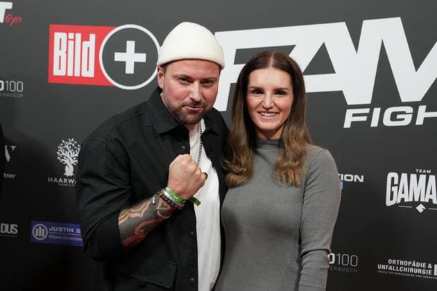 Fame Fighting 2 mit Influencern & Reality-Stars. Felix von Jascheroff mit seiner Freundin Alexandra Sophie beim Fame Fighting 2 am 09.11.2024 auf dem roten Teppich im Maritim Hotel Bonn. Bonn Maritim Hotel Bonn Nordrhein-Westfalen