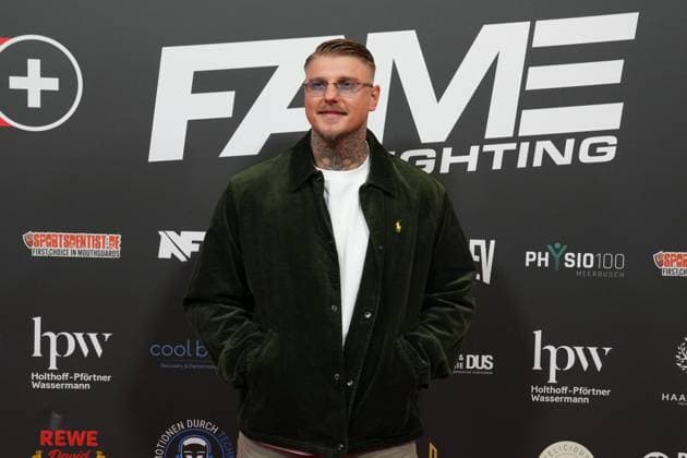 Fame Fighting 2 mit Influencern & Reality-Stars. Paco Herb beim Fame Fighting 2 am 09.11.2024 auf dem roten Teppich im Maritim Hotel Bonn. Bonn Maritim Hotel Bonn Nordrhein-Westfalen