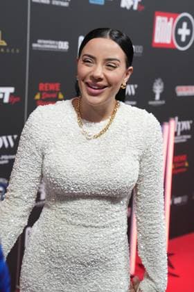 Fame Fighting 2 mit Influencern & Reality-Stars. Leyla Lahouar beim Fame Fighting 2 am 09.11.2024 auf dem roten Teppich im Maritim Hotel Bonn. Bonn Maritim Hotel Bonn Nordrhein-Westfalen