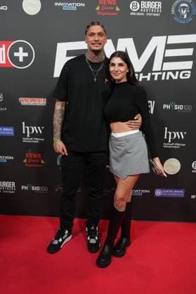 Fame Fighting 2 mit Influencern & Reality-Stars. Yasin Mohammed und Yeliz Koc beim Fame Fighting 2 am 09.11.2024 auf dem roten Teppich im Maritim Hotel Bonn. Bonn Maritim Hotel Bonn Nordrhein-Westfalen