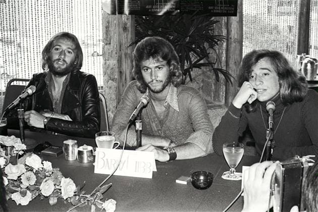 Members of the Bee Gees from Australia at a press conference in Hong Kong: (from left) Maurice Gibb, Barry Gibb and Robin Gibb. 16SEP73 HONG KONG CHINA EDITORIAL USE ONLY  Copyright: xx MER2015112513574559 SamxChanx scmpphotos243471