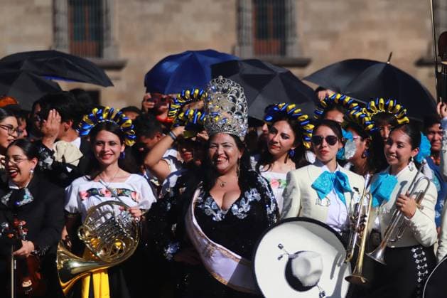 Hundred of mariachis taking part during the Mariachi World Record as part of the closing of the First World Mariachi Congress. 1,122 Mariachis break Guinness World Record by performing the popular Mexican song Ã¢â‚¬oeCielito LindoÃ¢â‚¬Â at the same time at main square Zocalo. on November 10, 2024 in Mexico City, Mexico. Mexico City Mexico - ZUMAe321 20241110_zia_e321_004 Copyright: xCarlosxSantiagox