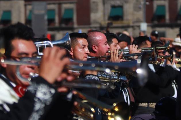 Hundred of mariachis taking part during the Mariachi World Record as part of the closing of the First World Mariachi Congress. 1,122 Mariachis break Guinness World Record by performing the popular Mexican song Ã¢â‚¬oeCielito LindoÃ¢â‚¬Â at the same time at main square Zocalo. on November 10, 2024 in Mexico City, Mexico. Mexico City Mexico - ZUMAe321 20241110_zia_e321_006 Copyright: xCarlosxSantiagox