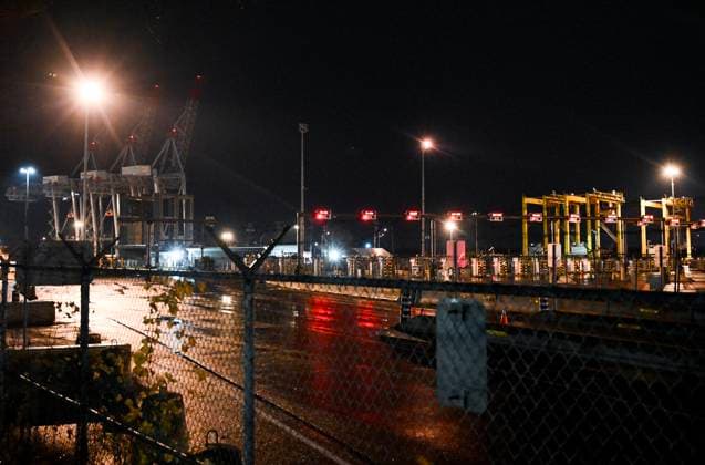 November 10, 2024, Montreal, Pq, Canada: A terminal is shown at the Port of Montreal in Montreal, Sunday, Nov. 10, 2024, where a lock out of dock workers has been declared by the employer. Montreal Canada  - ZUMAc35_ 20241110_zaf_c35_100 Copyright: xGrahamxHughesx