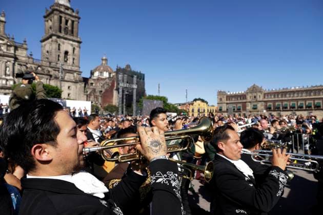 Hundred of mariachis taking part during the Mariachi World Record as part of the closing of the First World Mariachi Congress. 1,122 Mariachis break Guinness World Record by performing the popular Mexican song Ã¢â‚¬oeCielito LindoÃ¢â‚¬Â at the same time at main square Zocalo. on November 10, 2024 in Mexico City, Mexico. Mexico City Mexico - ZUMAe321 20241110_zia_e321_035 Copyright: xuisxBarronx