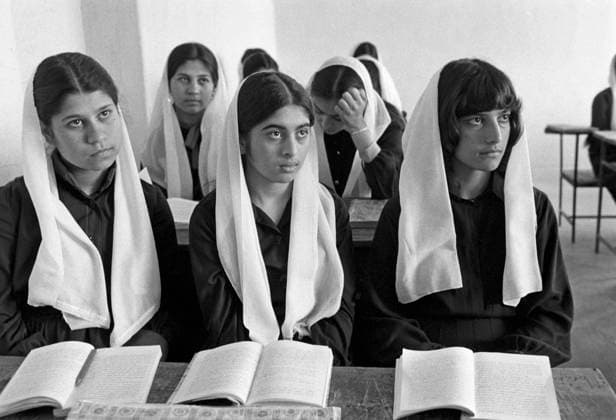 Archivbilder der Woche KW46 Democratic Republic of Afghanistan 8803043 01.05.1984 Students of one of the schools in Kabul, Democratic Republic of Afghanistan (now the Islamic Emirate of Afghanistan). Vladimir Rodionov Kabul  Copyright: xVladimirxRodionovx