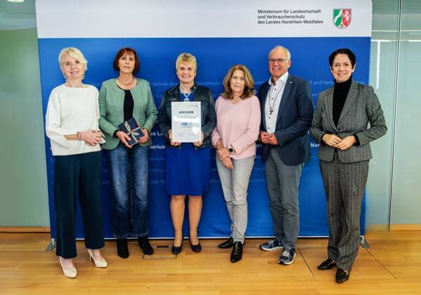 11 11 2024 Düsseldorf Recognition for great commitment to animal welfare and more visibility for tireless dedication Minister Silke Gorißen re and the states animal welfare commissioner, Dr. Gerlinde von Dehn li, award the An