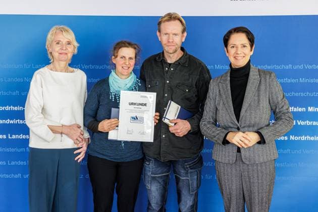 11 11 2024 Düsseldorf Recognition for great commitment to animal welfare and more visibility for tireless commitment Minister Silke Gorißen re and the states animal welfare commissioner, Dr. Gerlinde v