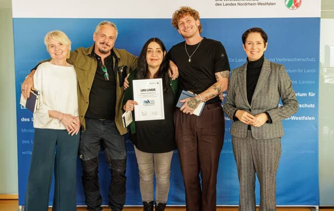 11 11 2024 Düsseldorf Recognition for great commitment to animal welfare and more visibility for tireless commitment Minister Silke Gorißen re and the states animal welfare commissioner, Dr. Gerlinde von Dehn li, award the