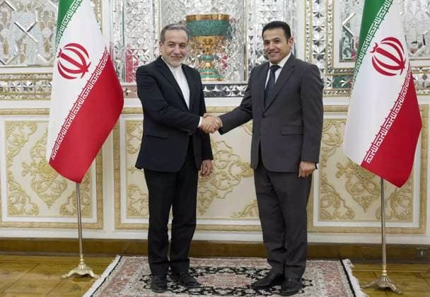 News Themen der Woche KW46 News Bilder des Tages November 11, 2024, Tehran, Iran: Iraq s National Security Advisor QASIM AL-ARAJI (R) meets with Iran s Foreign Minister ABBAS ARAGHCHI (L) in Tehran. Tehran Iran - ZUMAi98_ 20241111_zih_i98_001 Copyright: xIranianxForeignxMinistryx