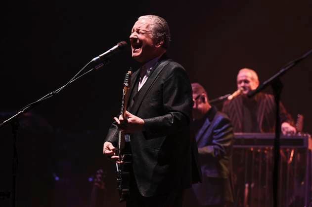 Entertainment Themen der Woche KW46 Squeeze performing live at the Royal Albert Hall 11 November 2024 Glenn Tilbrook of Squeeze performing live at the Royal Albert Hall 11 November 2024, Credit:Robin Pope Avalon United Kingdom, London  Copyright: xRobinxPopex xAvalonx 0933217908
