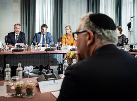THE HAGUE - Prime Minister Dick Schoof during a meeting, along with a broad cabinet delegation, on anti-Semitism following the violence following Ajax s soccer match against Maccabi Tel Aviv in Amsterdam. ANP REMKO DE WAAL netherlands out - belgium out  Copyright: xx x513321024x originalFilename: 513321024.jpg