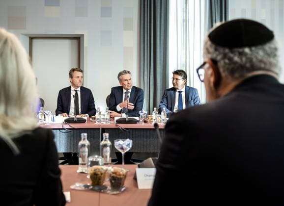 THE HAGUE - Prime Minister Dick Schoof during a meeting, along with a broad cabinet delegation, on anti-Semitism following the violence following Ajax s soccer match against Maccabi Tel Aviv in Amsterdam. ANP REMKO DE WAAL netherlands out - belgium out  Copyright: xx x513321028x originalFilename: 513321028.jpg