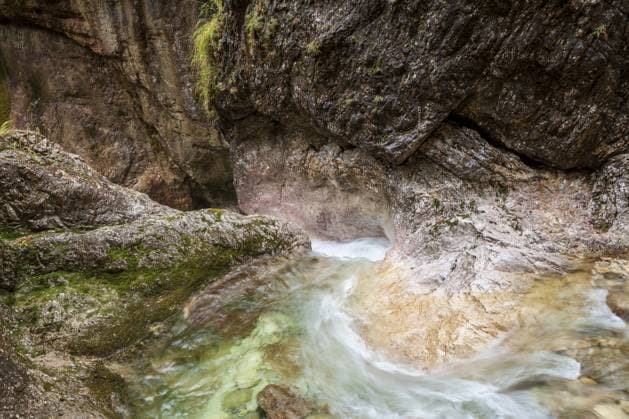 Creative Highlights World Almbachklamm im Herbst, Berchtesgaden, Berchtesgadener Land, Oberbayern, Bayern, Deutschland, Europa Almbachklamm gorge in autumn, Berchtesgaden, Berchtesgadener Land, Upper Bavaria, Bavaria, Germany, Europe Copyright: imageBROKER TorstenxKrüger ibxtok11740129.jpg
