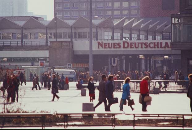 Archivbilder der Woche KW46 Berlin GER, Berlin, ca. 1976, Stadtansicht, Ostberlin, Neues Deutschland *** Berlin GER, Berlin, ca 1976, City view, East Berlin, New Germany