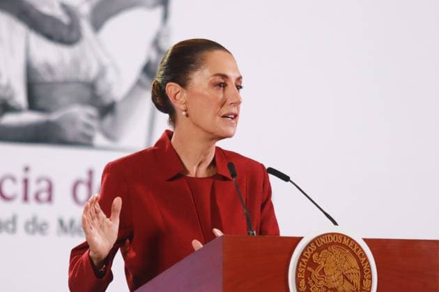 Claudia Sheinbaum Pardo, President of Mexico, speaking during a briefing conference about the rescue of Mexican Petroleum (PEMEX), at the National Palace. on November 13, 2024 in Mexico City, Mexico. Mexico City Mexico - ZUMAe321 20241113_zia_e321_015 Copyright: xCarlosxSantiagox