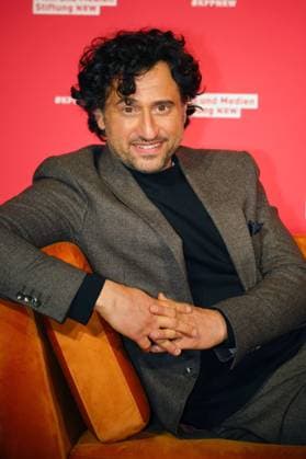 Serkan Kaya at the 34th NRW Cinema Program Awards ceremony of the Film und Medienstiftung NRW at the olkenburg Cologne, 13 11 2024 Foto:xC.xAdolph xFuturexImagex kinoprogrammpreis_4104